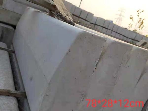 混凝土隔离墩